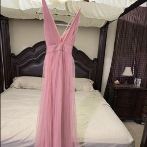Elegant Pink Tulle V-Neck Evening Dress